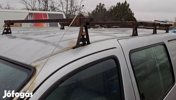 Eladók Toyota Hiace tetőcsomagtartók