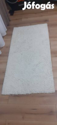Eladók jó állapotban levő használt szőnyegek