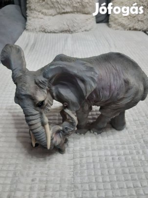 Elafántos szobor műgyantakb 35cm