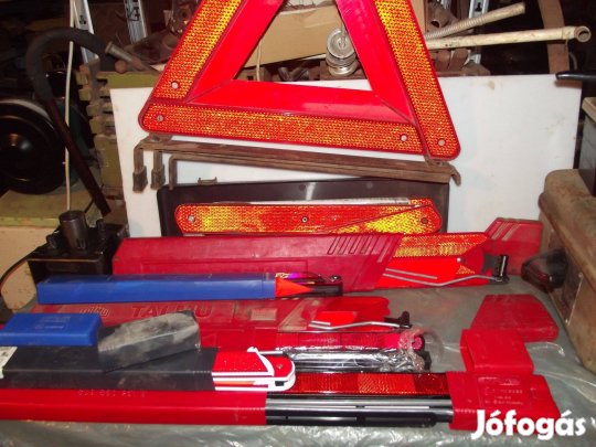 Elakadás jelző háromszög