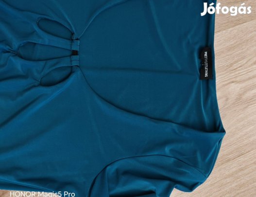 Elasztikus anyagu női ruha