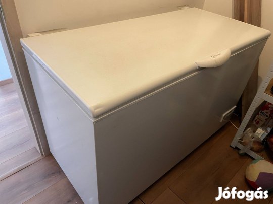 Electrolux EC4200AOW1 Fagyasztóláda, 4 db kosár, 400 l