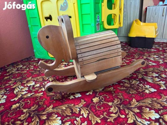 Elefánt formájú hintaló