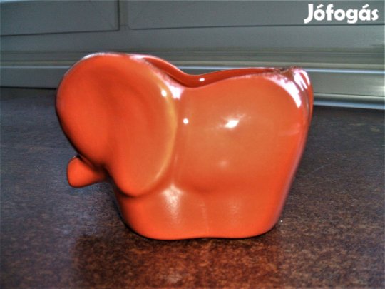 Elefánt kerámia dísztárgy