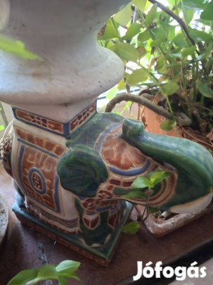 Elefánt kerámia posztamensek