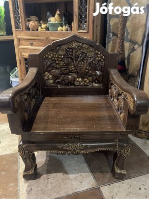 Elefántos faragott fotel eladó