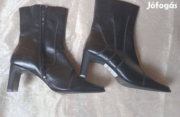 Elegáns 40-es bőr csizma eladó