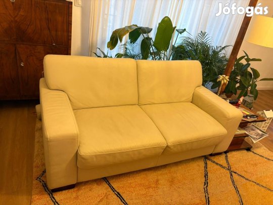 Elegáns Bőr Kanapé