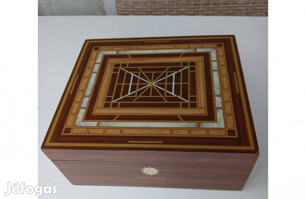 Elegáns, Amouage, intarziás fadoboz eladó!
