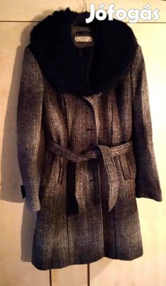 Elegáns, divatos Szöszy Fashion kabát, legombolható prémmel