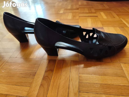 Elegáns, kitűnő állapotú bőr szandál