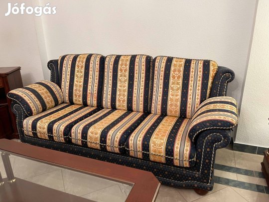 Elegáns, kiváló minőségű, spanyol bútorboltban vásárolt ülőgarnitúra