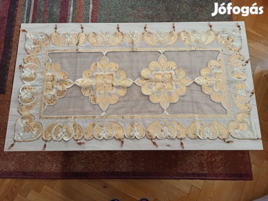 Elegáns asztali beige színű futó-szett Új