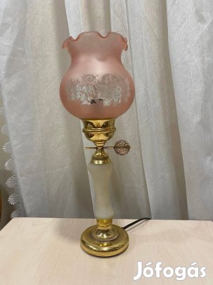 Elegáns asztali lampa