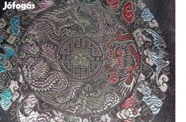 Elegáns és egyedi megjelenésű kínai kézitáska