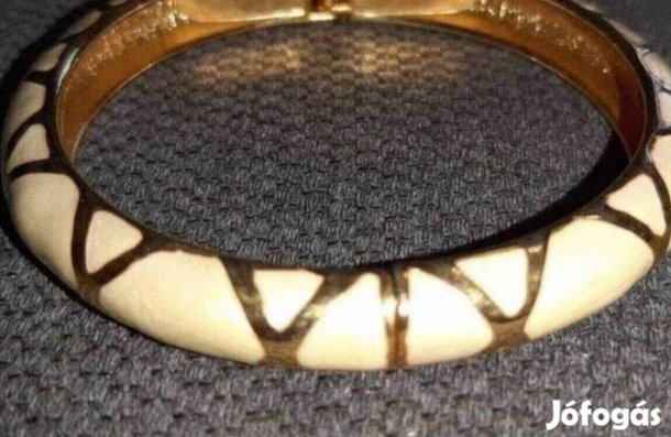 Elegáns és tetszetős női karperec