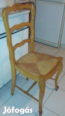 Elegáns faragott fa étkezőszék gyékény ülőkével 1db