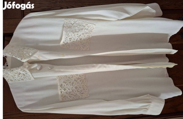 Elegáns fehér blúz