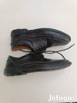 Elegáns fekete cipő