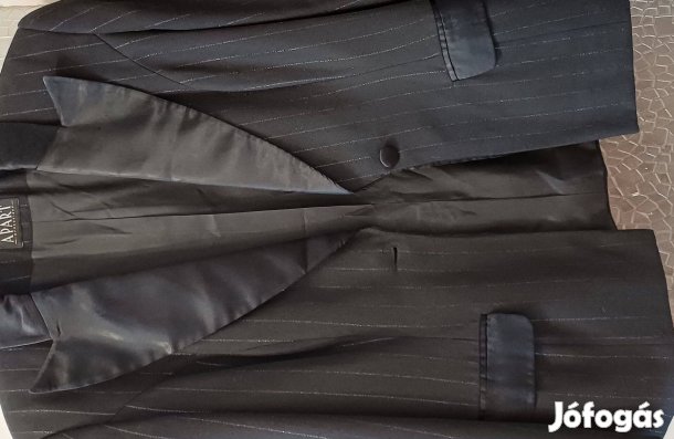 Elegáns fekete női blézer (40/42)