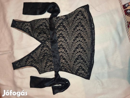 Elegáns felső V kivágással