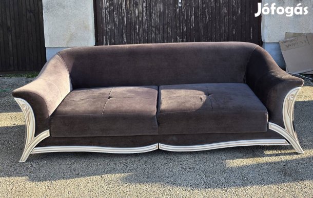 Elegáns kanapé