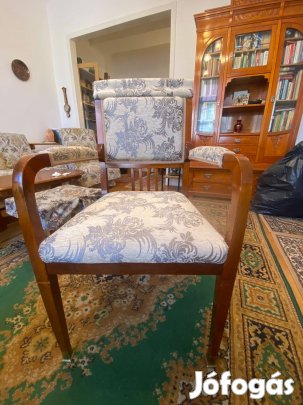 Elegáns karfás szék