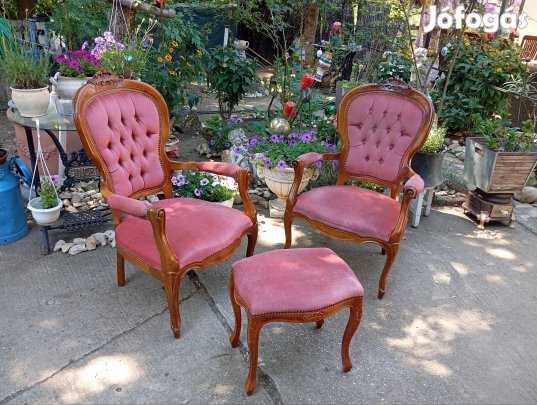 Elegáns kettö fotel plus egy kis szek vagy lábtarto