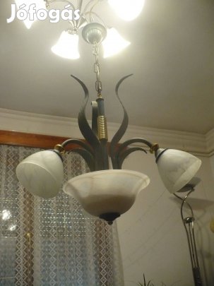 Elegáns kivitelű mennyezeti lámpa