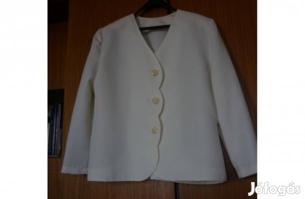 Elegáns krémszínű kosztüm M méretben