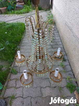 Elegáns kristálycsillár időtálló klasszikus stílusban