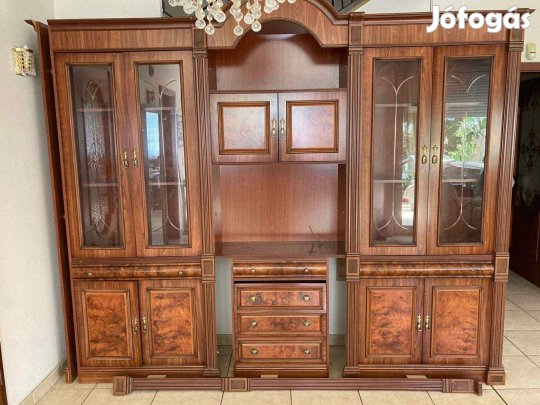 Elegáns spanyol szekrénysor