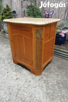 Elegáns sszép komód-szekrény márványlappal 75 cm magas (párja is van)