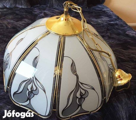 Elegáns üveglapos csillár