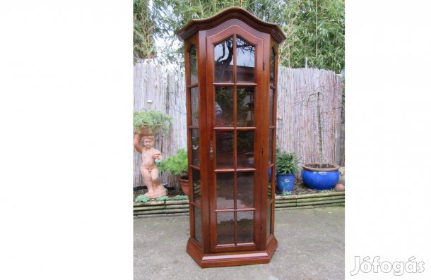 Elegáns vitrin - komód 180 cm magas