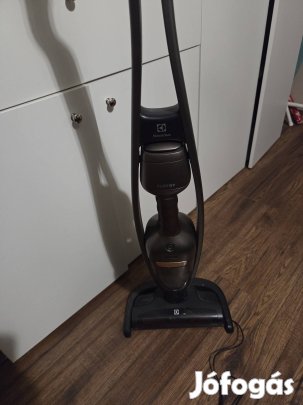 Elektrolux Pure Q9 akkumlátoros cső, álló porszívó 2027 garanciás