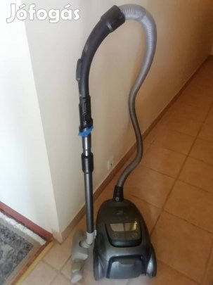 Elektrolux márkás porzsákos porszívó, teleszkópos, halk, jól szív