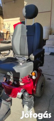 Elektromos kerekesszék időseknek irányítókarral, 2 db akkumulátorral