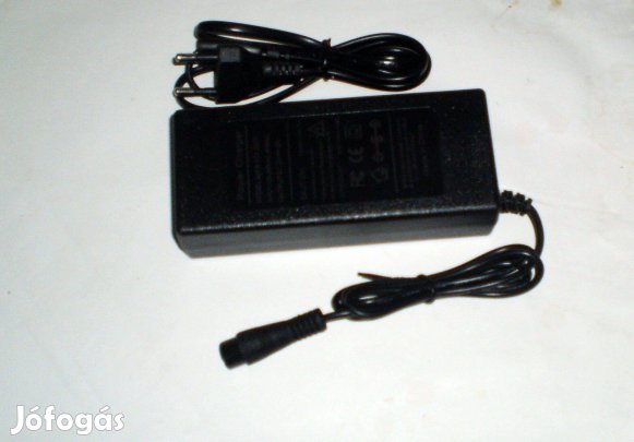 Elektromos kerékpár, roller, robogó 60 voltos akku töltő