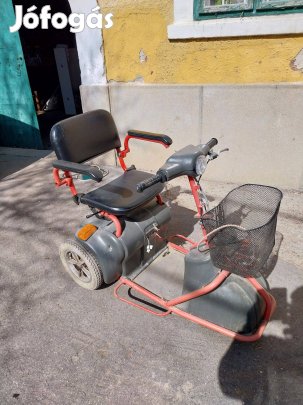 Elektromos meghajtású háromkerekű moped nehezen mozgók részére