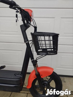 Elektromos robogó, kerékpár, moped 