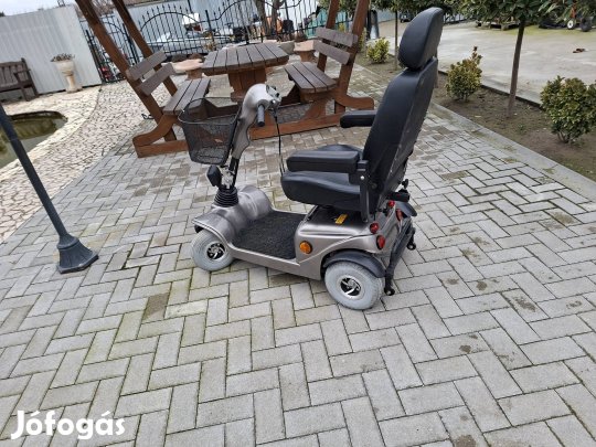 Elektromos rokkant kocsi moped képeken látható szép kifogástalan