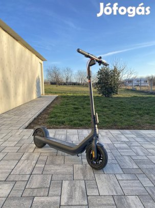 Elektromos roller Ninebot Kickscooter E2 Pro
