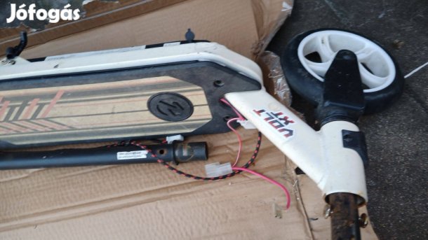 Elektromos roller roncsok egyben 8 ezerért