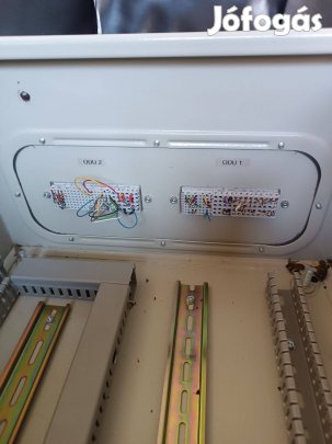 Elektromos szekrény alkatrésznek