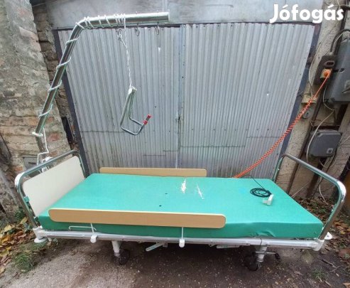 Elektromosan állítható kórházi, betegágy Linak mozgatórendszerrel