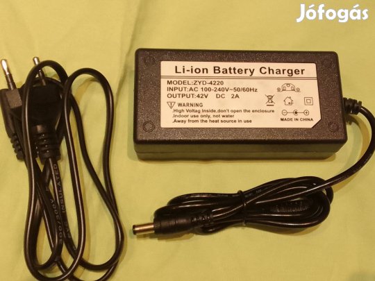 Elektromosrollerhez való új töltő 42V 2A 5.5mm-es csatlakozóval