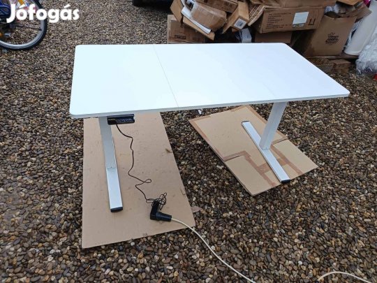 Elektronikusan állítható asztal