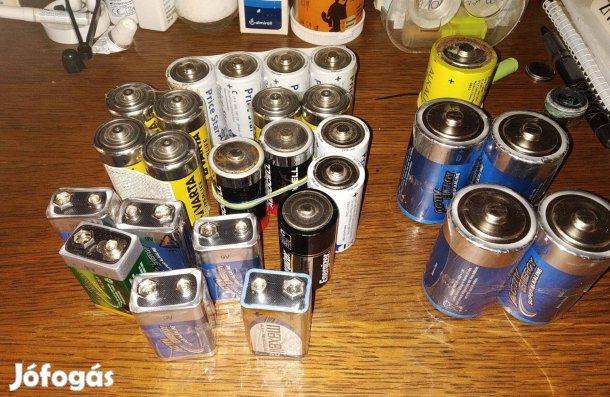 Elem 1'5- 9 Voltos többféle újak fóliás bontatlan Sok Mást