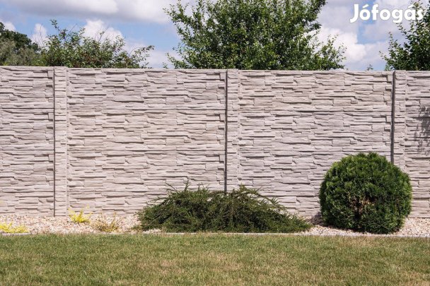 Elemes betonkerítés